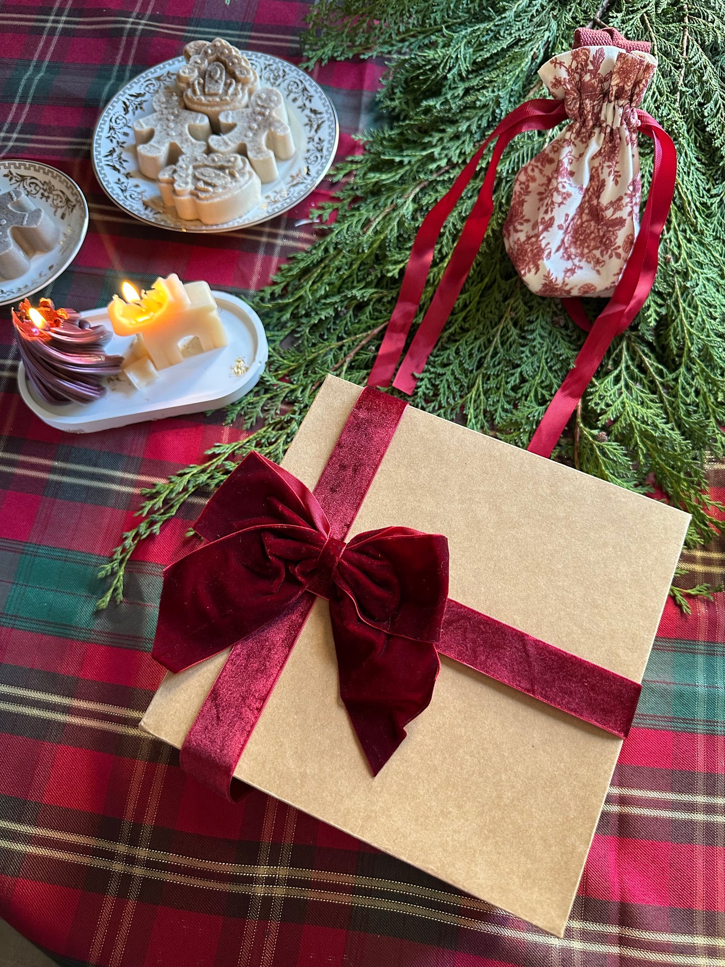 Holiday Cheer Gift Box